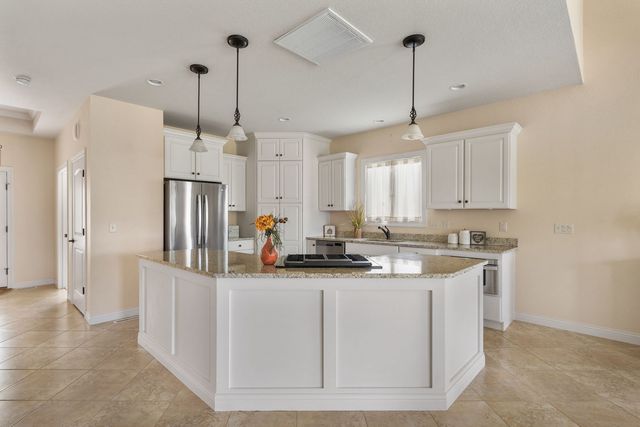 5310 Baraboo Court, Davenport, IA 52804