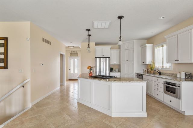 5310 Baraboo Court, Davenport, IA 52804