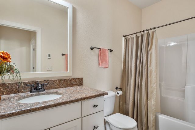 5310 Baraboo Court, Davenport, IA 52804