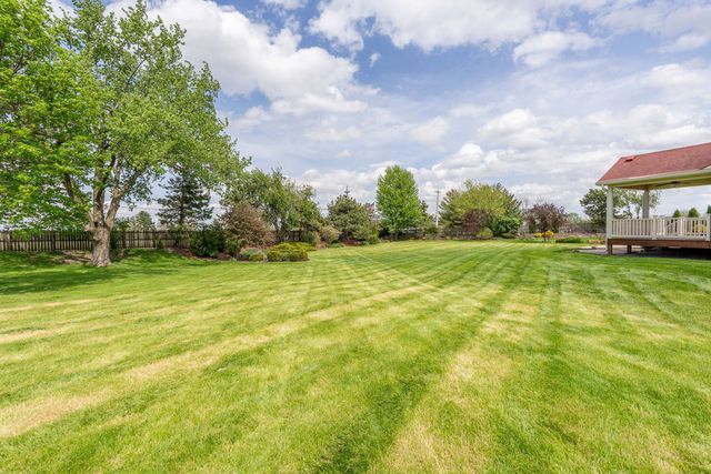 5310 Baraboo Court, Davenport, IA 52804
