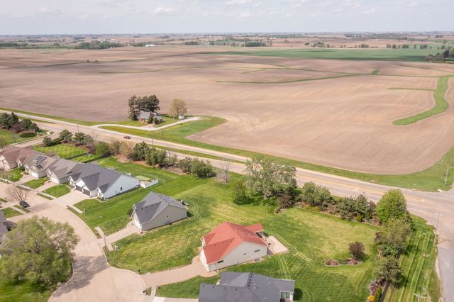 5310 Baraboo Court, Davenport, IA 52804