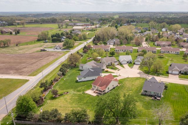 5310 Baraboo Court, Davenport, IA 52804