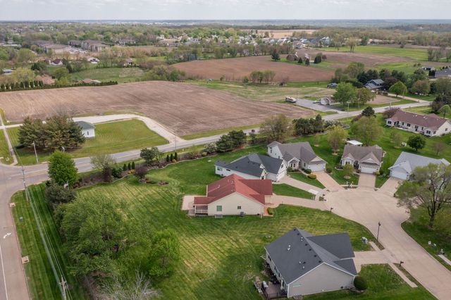 5310 Baraboo Court, Davenport, IA 52804