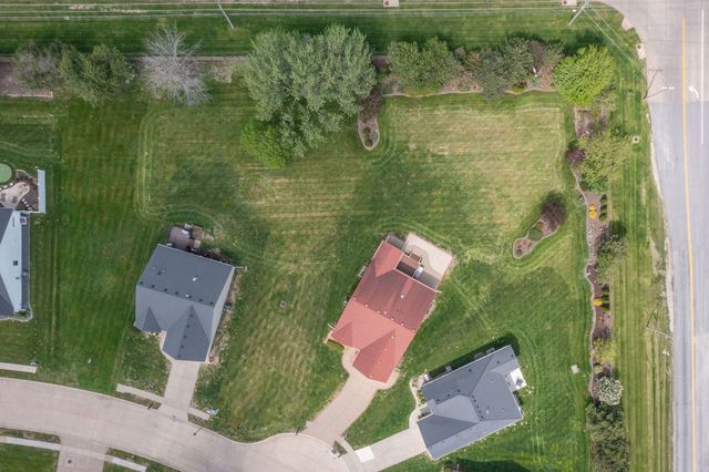 5310 Baraboo Court, Davenport, IA 52804