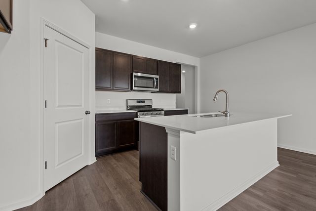 2913 Old Castle Road, Joliet, IL 60435