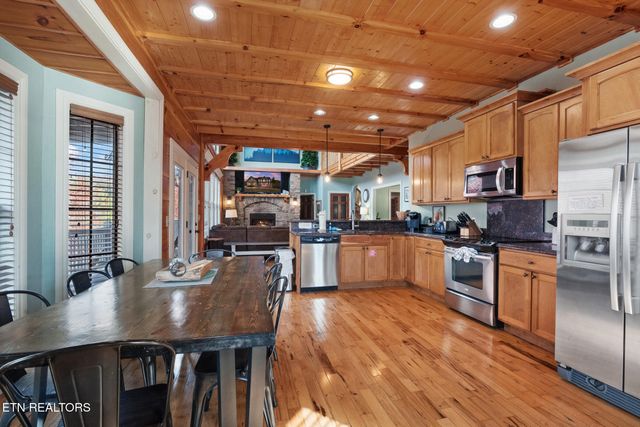 2968 Smoky Bluff Tr, Sevierville, TN 37862