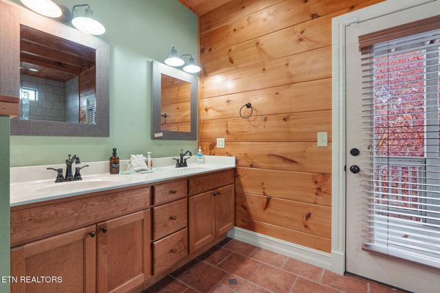 2968 Smoky Bluff Tr, Sevierville, TN 37862