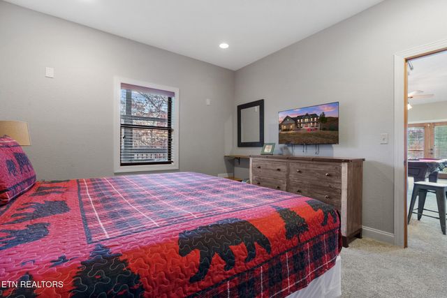 2968 Smoky Bluff Tr, Sevierville, TN 37862