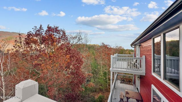 2968 Smoky Bluff Tr, Sevierville, TN 37862