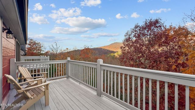 2968 Smoky Bluff Tr, Sevierville, TN 37862