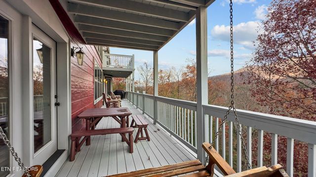 2968 Smoky Bluff Tr, Sevierville, TN 37862