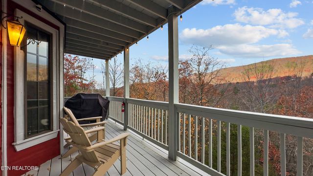 2968 Smoky Bluff Tr, Sevierville, TN 37862
