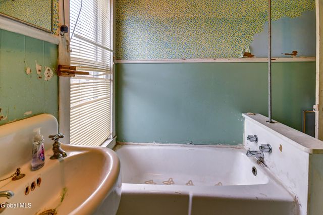 12 Cady Street, Johnstown, NY 12095