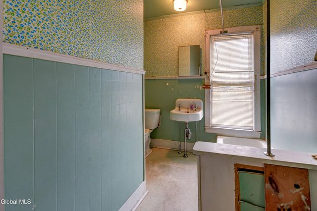 12 Cady Street, Johnstown, NY 12095