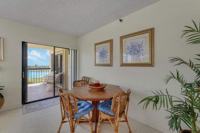 372 Golfview Road 403, North Palm Beach, FL 33408