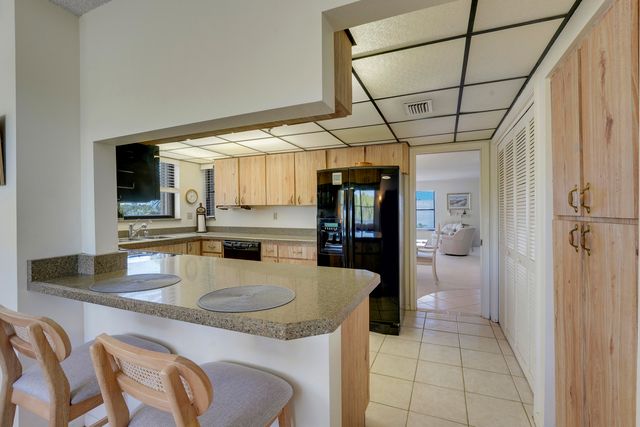372 Golfview Road 403, North Palm Beach, FL 33408