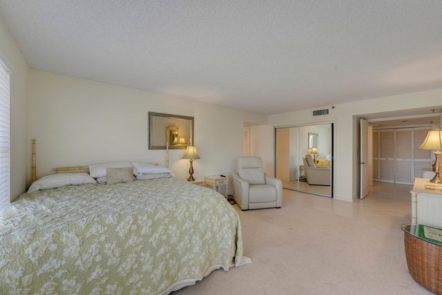 372 Golfview Road 403, North Palm Beach, FL 33408