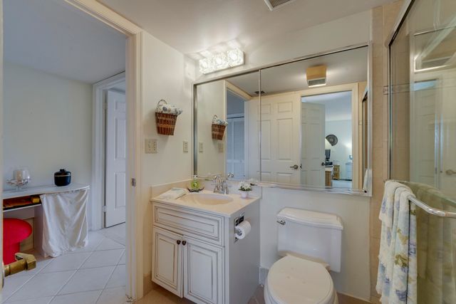 372 Golfview Road 403, North Palm Beach, FL 33408