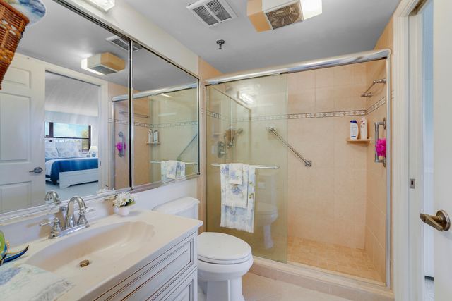 372 Golfview Road 403, North Palm Beach, FL 33408