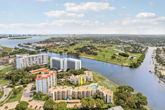 372 Golfview Road 403, North Palm Beach, FL 33408