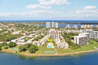 372 Golfview Road 403, North Palm Beach, FL 33408