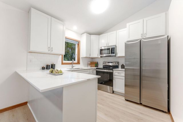 14220 Davenport Path, Rosemount, MN 55068