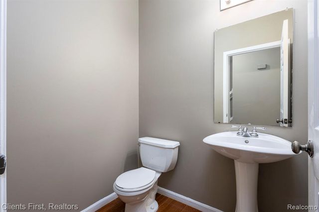 41351 N Maplewood Drive, Canton, MI 48187