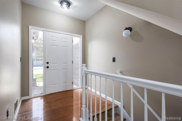 41351 N Maplewood Drive, Canton, MI 48187