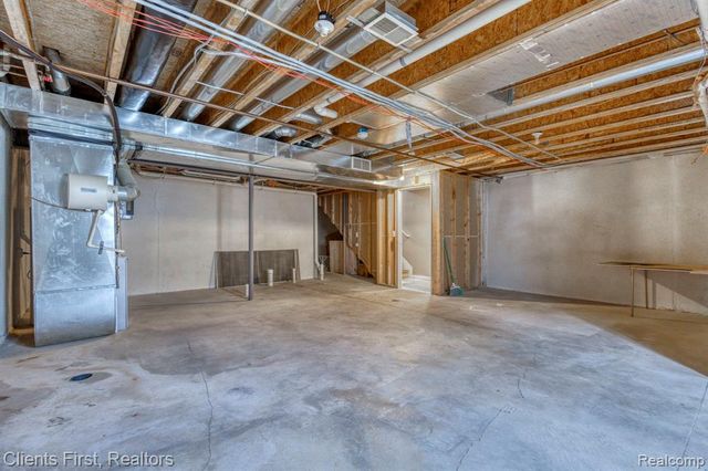 41351 N Maplewood Drive, Canton, MI 48187