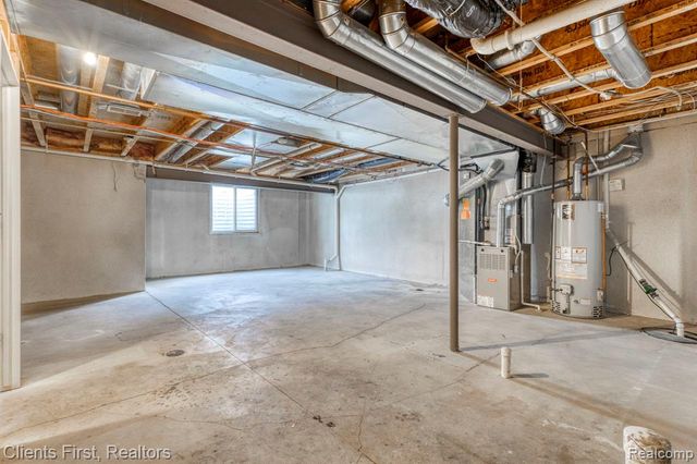 41351 N Maplewood Drive, Canton, MI 48187