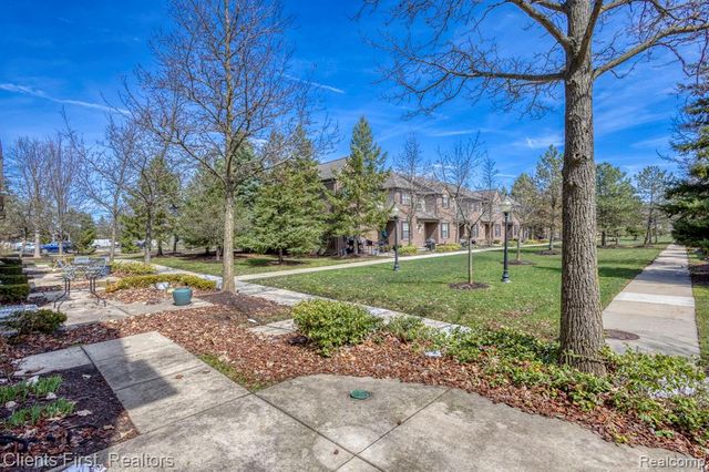 41351 N Maplewood Drive, Canton, MI 48187