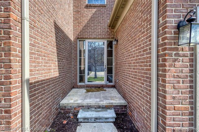 41351 N Maplewood Drive, Canton, MI 48187