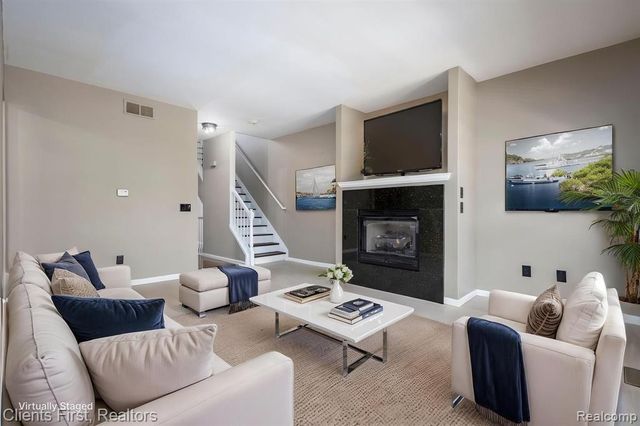 41351 N Maplewood Drive, Canton, MI 48187