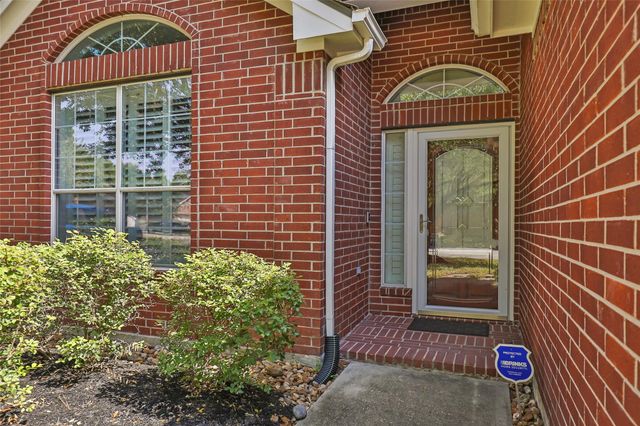 26924 Manor Falls Drive, Kingwood, TX 77339