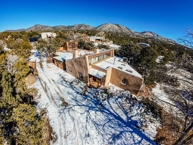 32 Timberwick Road, Santa Fe, NM 87508