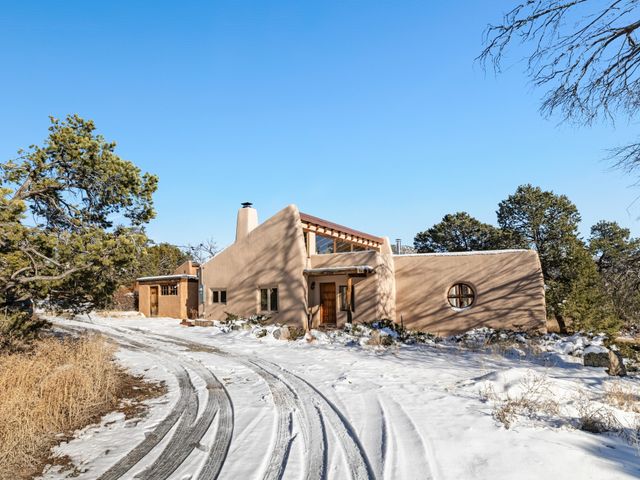 32 Timberwick Road, Santa Fe, NM 87508