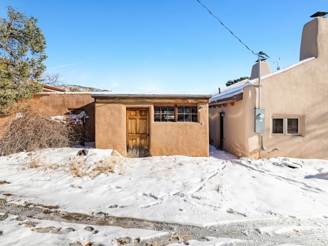 32 Timberwick Road, Santa Fe, NM 87508