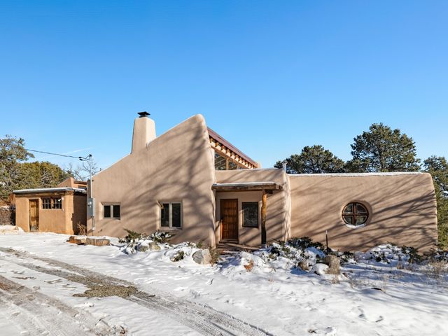 32 Timberwick Road, Santa Fe, NM 87508