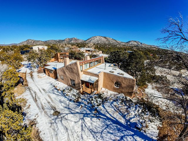 32 Timberwick Road, Santa Fe, NM 87508