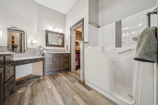 924 E Chukker Ln, Haysville, KS 67060