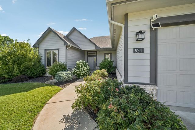 924 E Chukker Ln, Haysville, KS 67060