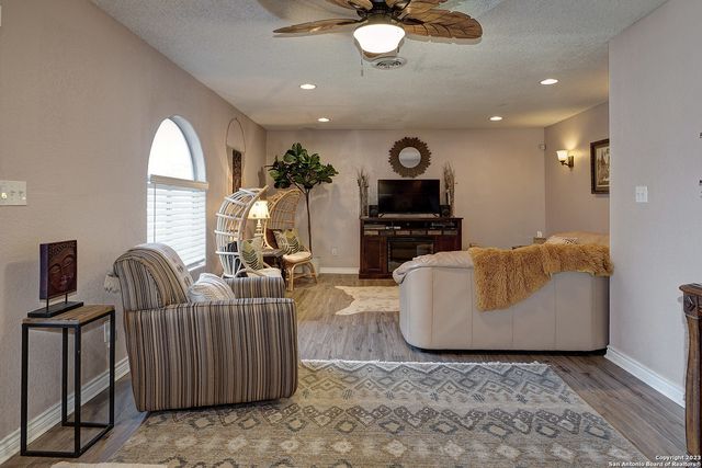 402 HERMINE BLVD, San Antonio, TX 78212