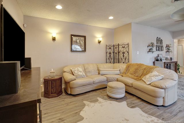 402 HERMINE BLVD, San Antonio, TX 78212