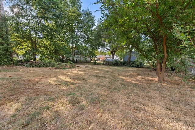630 W Broadmoor Street, Springfield, MO 65807