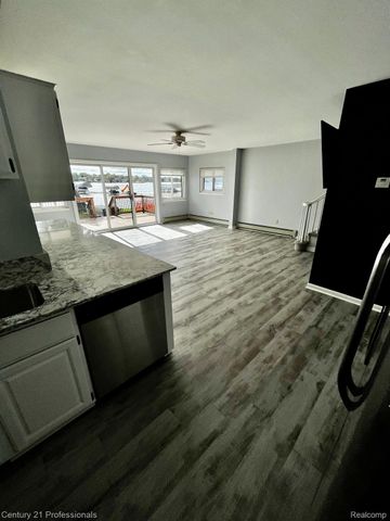 4997 Grand Court, West Bloomfield Charter Township, MI 48324