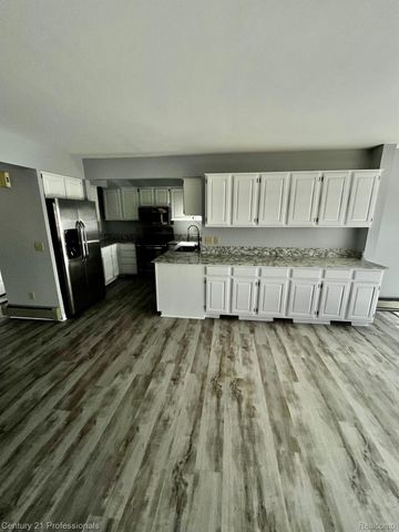 4997 Grand Court, West Bloomfield Charter Township, MI 48324