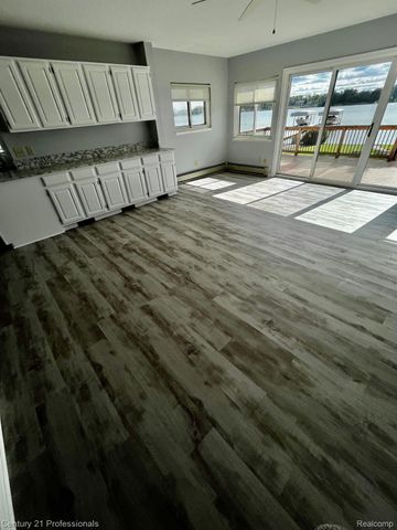 4997 Grand Court, West Bloomfield Charter Township, MI 48324