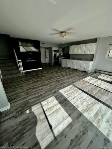 4997 Grand Court, West Bloomfield Charter Township, MI 48324