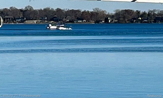 4997 Grand Court, West Bloomfield Charter Township, MI 48324