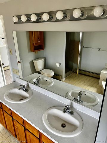 4997 Grand Court, West Bloomfield Charter Township, MI 48324